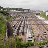 小田急唐木田車両基地。中央は2000系（1000系かも）