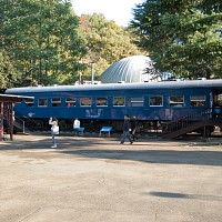 青少年科学館前の客車