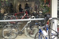 確かに自転車は沢山展示してある