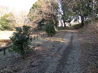 振り返る。左が諏訪ヶ岳