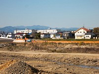 川苔山の左奥に天目山