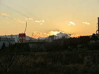 左上に富士山山頂にかかる雲の影