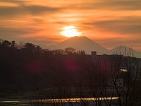 でもお日様が雲の向こうで