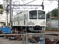 多摩湖線へ分岐。萩山駅付近