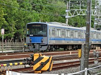 小平駅付近で２００００系。この車輛も副都心線、東横線を走ってみなとみらいまで行く。