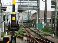 恩田駅の向こうは東急の車両基地。8500系が見える