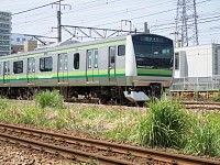 側面にはYOKOHAMA LINEのロゴ入り